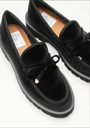 25AW Emma Francis 리본 로퍼 블랙 벨벳