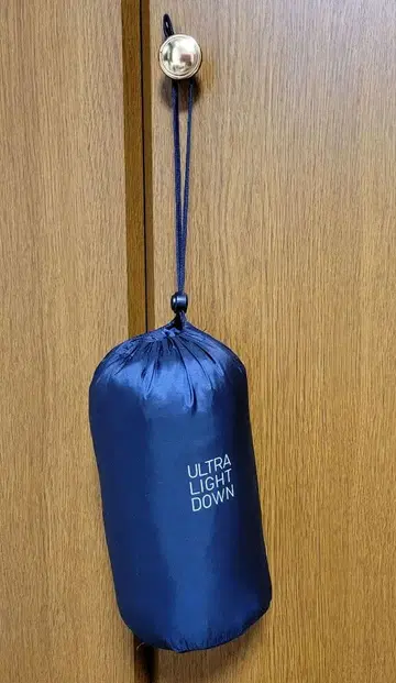 유니클로 울트라 라이트 다운 아우터 남성용