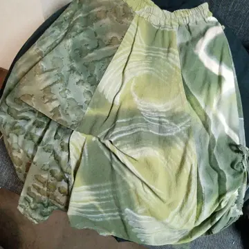 그린 계열 추상 패턴 롱 스커트