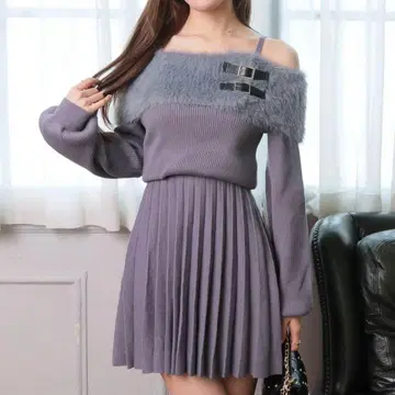 즉시 구매 가능 LIP SERVICE 페더 오프숄더 플리츠 니트 원피스