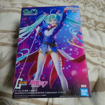 GUNDAM x 하츠네 미쿠 피규어 건담 콜라보