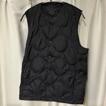 유니클로 울트라 라이트 다운 컴팩트 베스트 웨이브 퀼트 블랙 M