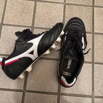 MORELIA 25cm 축구화 블랙/화이트 초 메루카리 장터