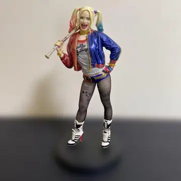 할리 퀸 피규어