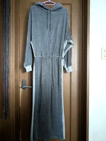 EGOIST 후드 부착 긴팔 롱 후드티 원피스