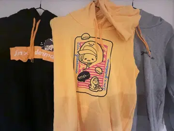 진 아카니시 x 구데타마 콜라보 후드티 3종 세트