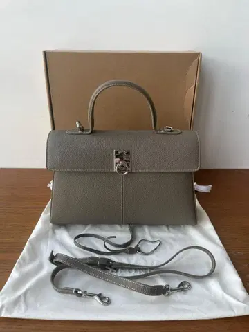 스탠스백 Brownstone