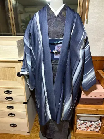 신상!! 세탁 가능한 네이비 컬러와 그레이 스트라이프 이중 기모노 겉옷