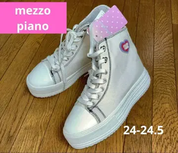 [ 새상품 ] 메조 피아노, 큐트한, 하트 로고 하이컷 통굽 스니커즈 L