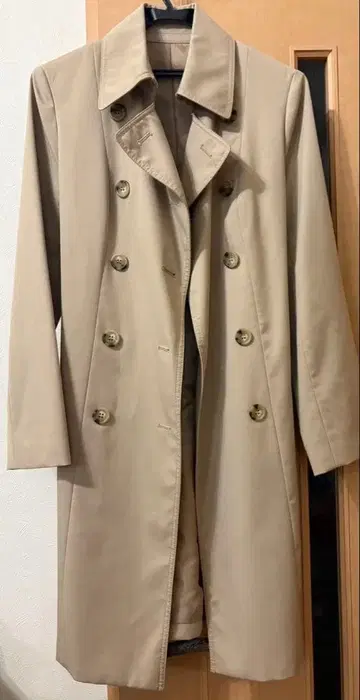 베이지 트렌치코트