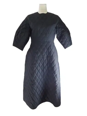 Darak 블랙 퀼팅 원피스