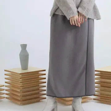 센스 오브 플레이스 파이핑 랩스커트 AA07-25C116