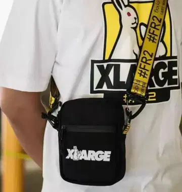 XARGE 숄더백 블랙 CAUTION 디자인