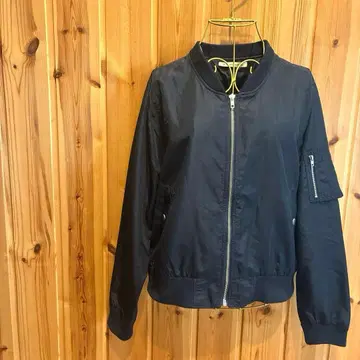 마제스틱 레곤 자켓 긴팔 집업 얇은 원단 포켓 네이비 계열