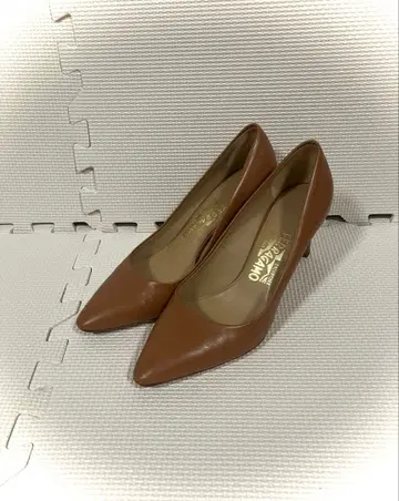 Ferragamo 브라운 계열 하이힐