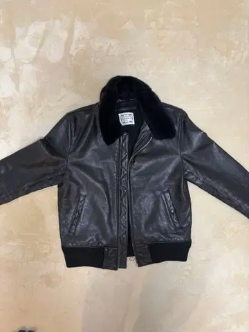 VICTIM & Co's 블랙 가죽 아우터 L 사이즈