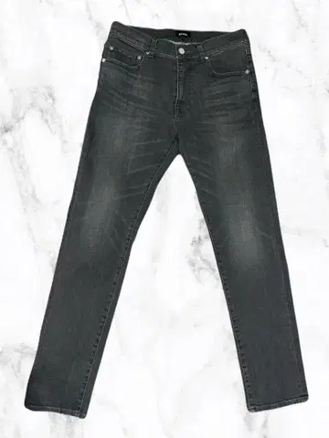 BEAMS 다크 그레이 슬림 핏 데님 M