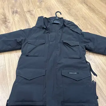 CANADA GOOSE 블랙 다운 자켓