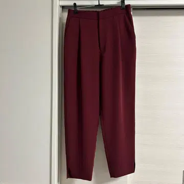 유나이티드 애로우즈 테이퍼드 팬츠 보르도