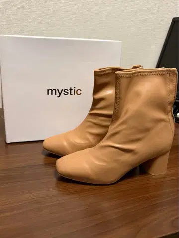 미스틱 베이지 지퍼 부츠 37