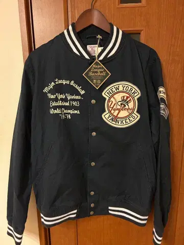 UNIQLO 양키스 기념 바시티 자켓