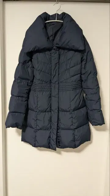 네이비 볼륨 옷깃 롱 다운 자켓