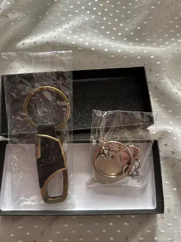 남성용 키링 세트 샐리 포함 (플러스 & 블랙)