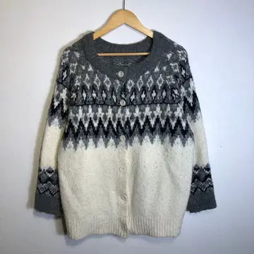 [새상품급] 노르딕 무늬 가디건 페어아일 패턴 앞 버튼 니트