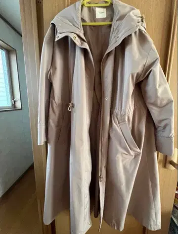 BEAMS HEART 후드 부착 베이지 코트