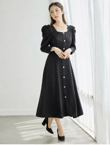 토코 클로젯 펄 장식 단추 파워 숄더 라메 트위드 원피스 블랙