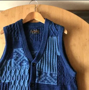 BEAMS Plus 니트 베스트