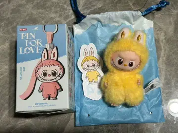 POPMART PIN FOR LOVE P