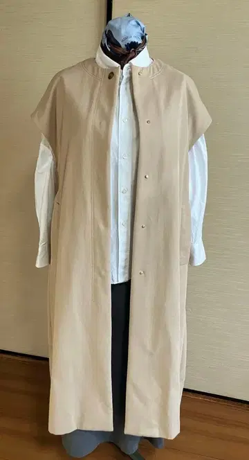 후드 부착 롱베스트 코트