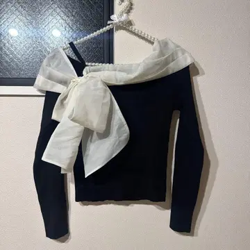 Dazzlin 빅 리본 오프숄더 니트 풀오버 블랙