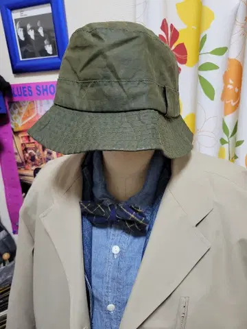 새상품급 바버 오일드 HAT XL