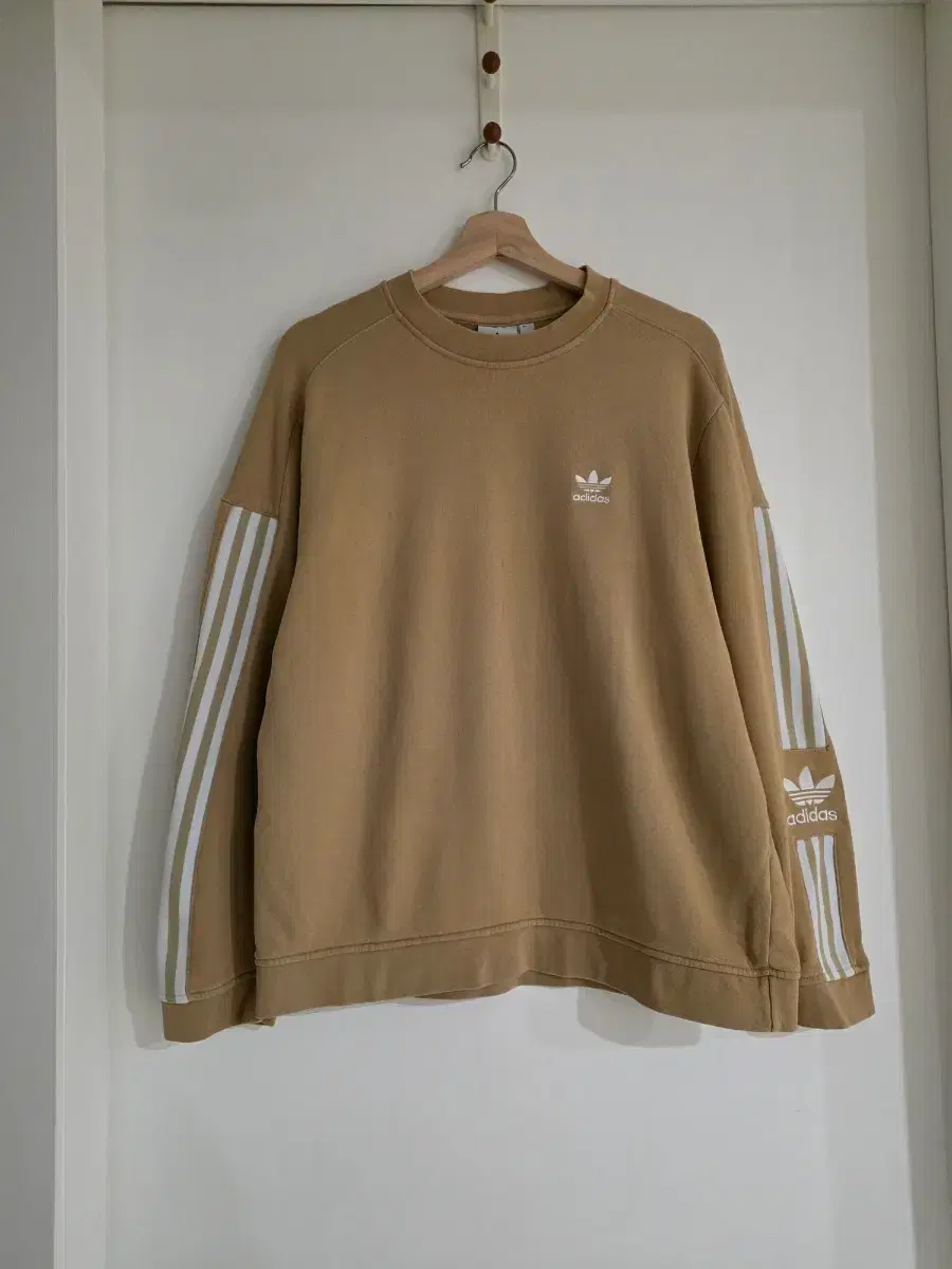 Adidas sweatshirt size L