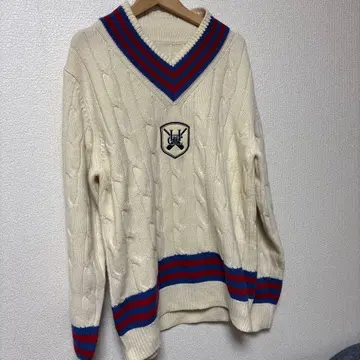 아이보리 케이블 니트 스웨터 V넥