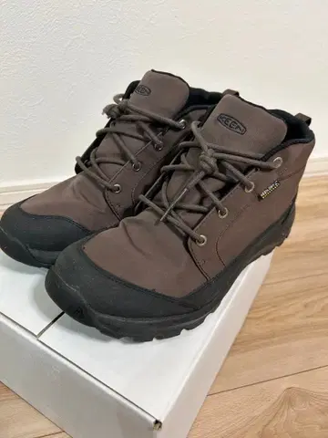 KEEN 방수 처카 부츠 브라운