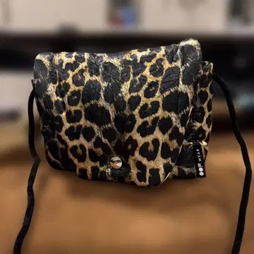 OOFWEAR 레오파드 무늬 숄더백