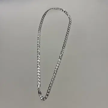 실버 체인 목걸이