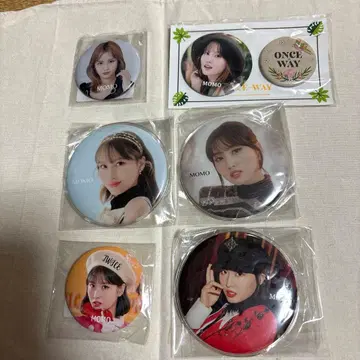 TWICE 모모 캔뱃지 세트