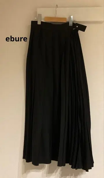 에부르 ebure 랩스커트 고급 비대칭 플리츠 블랙