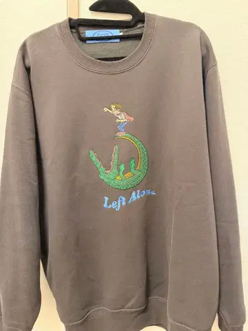 Left Alone 자수 트레이닝복 티셔츠 세트