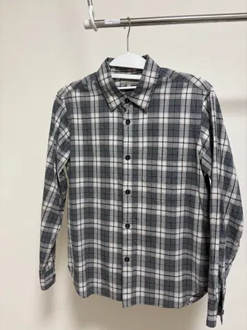 그레이 계열 체크 무늬 긴팔 셔츠 마가렛호웰