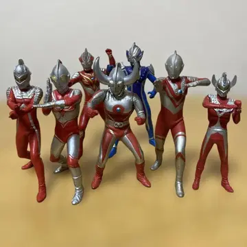 울트라맨 피규어 7체 세트