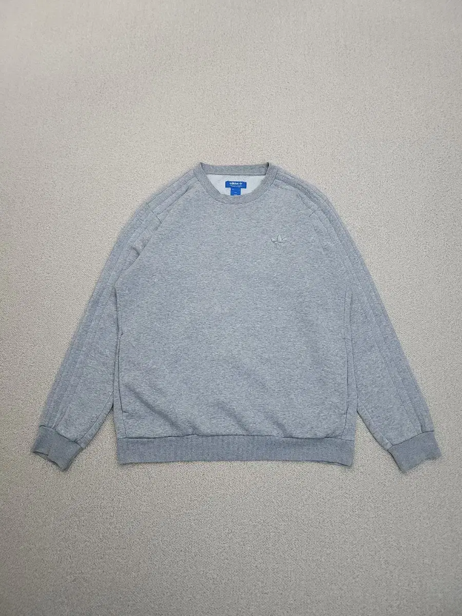 (110) Adidas men&#x27;s sweatshirt