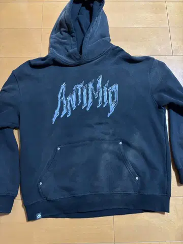 ANTIMID 블랙 후드티