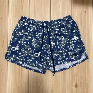 THE NORTH FACE 꽃무늬 숏팬츠 네이비