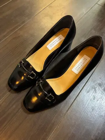 Macintosh philosophy 펌프스