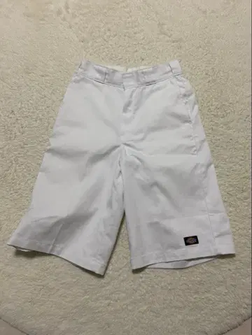 Dickies 하프 팬츠 화이트